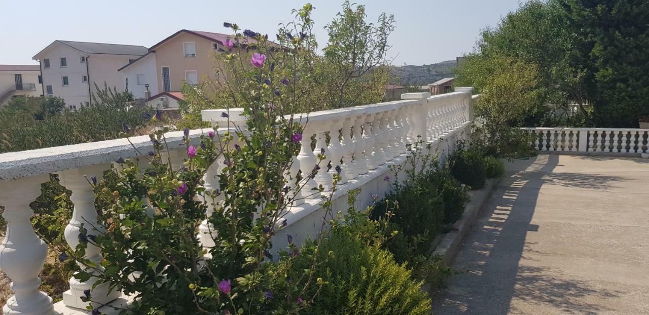 Apartmani Gabi Cesarica Luaran gambar